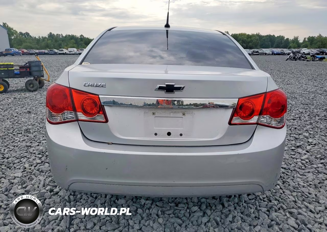 2011 Chevrolet Cruze Ls VIN:1G1PD5SHXB7226214 - 6