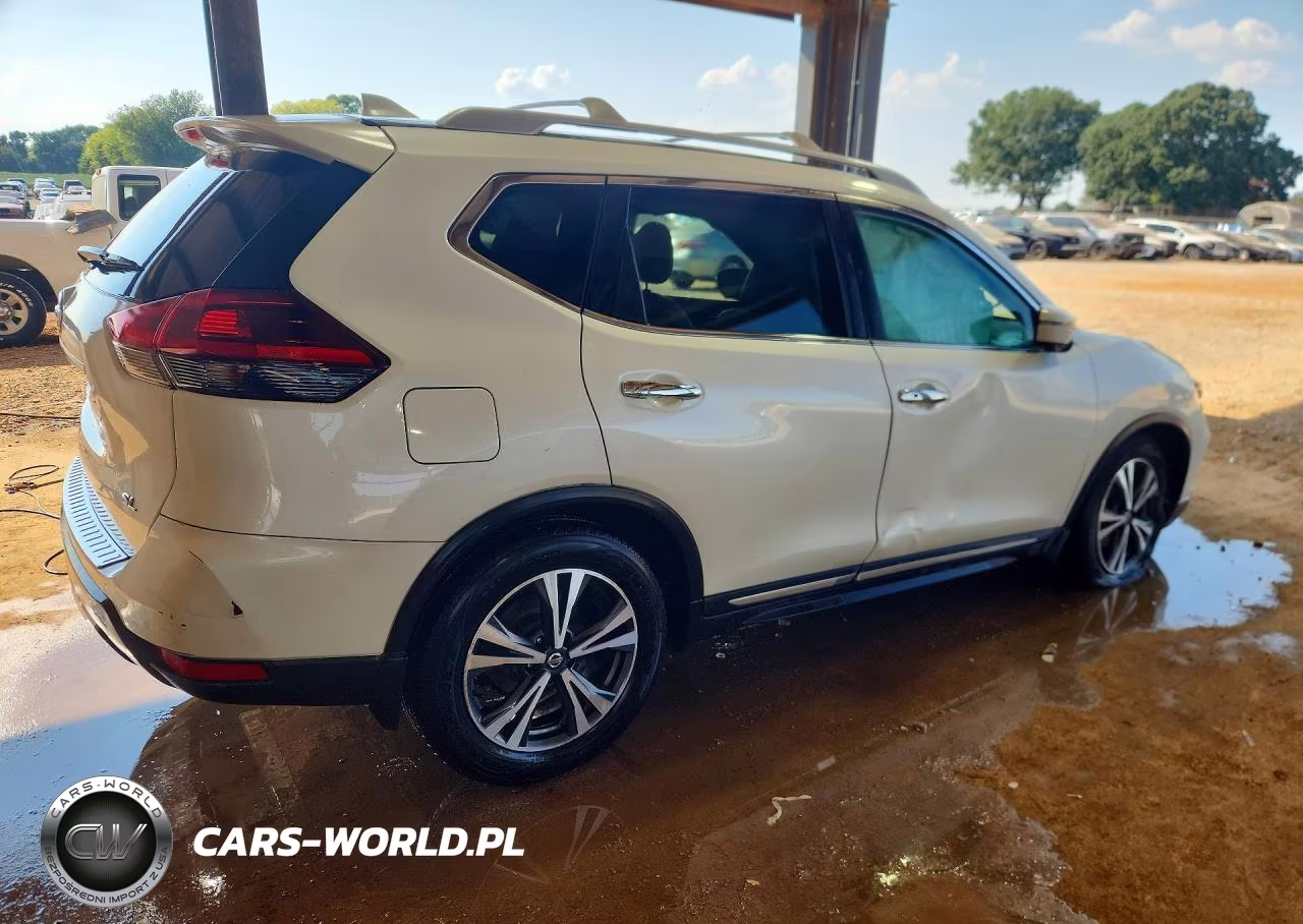 2018 Nissan Rogue S VIN:5N1AT2MT2JC765198 - 3