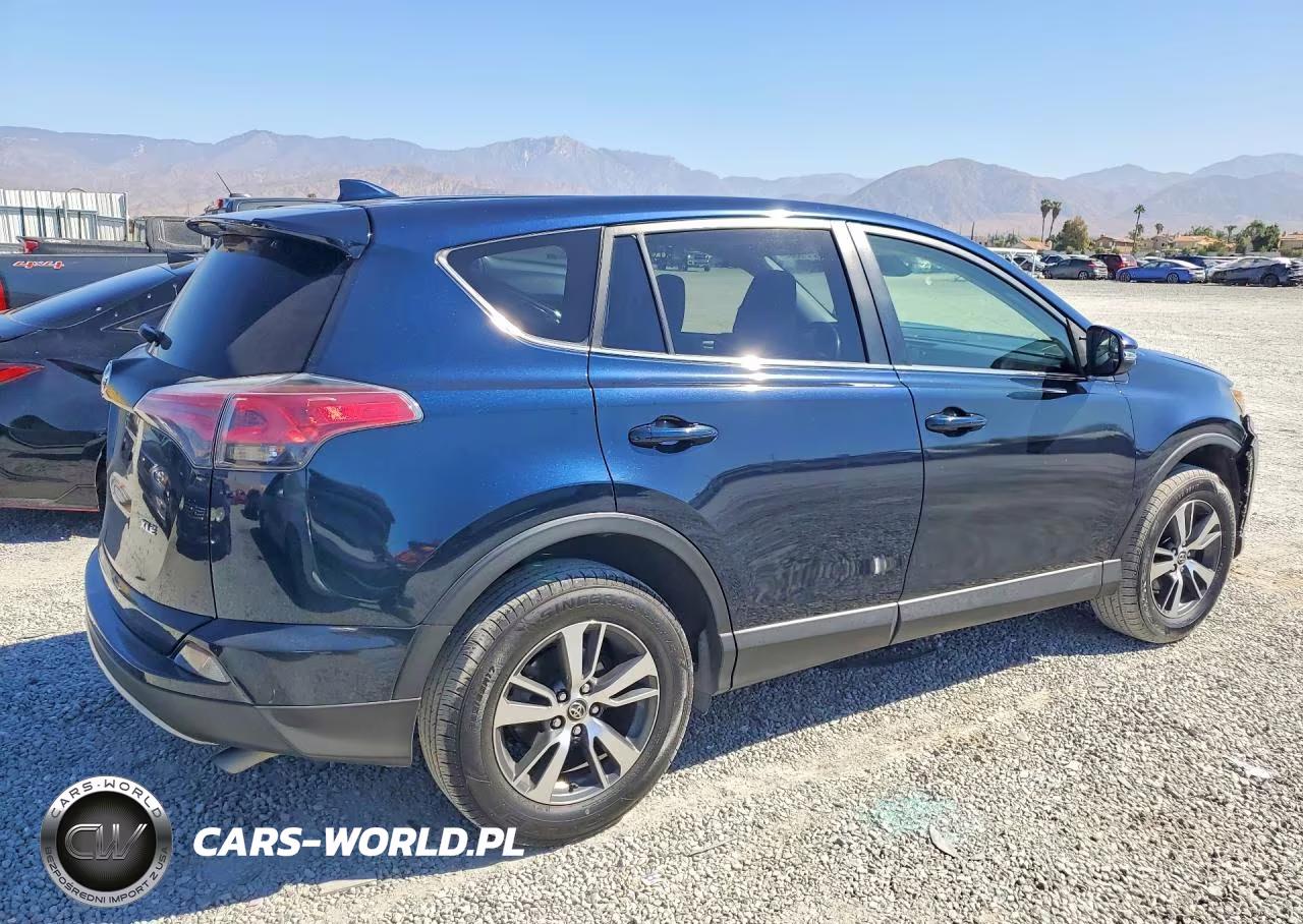 2018 Toyota Rav4 Xle VIN:JTMWFREV9JJ174033 - 3
