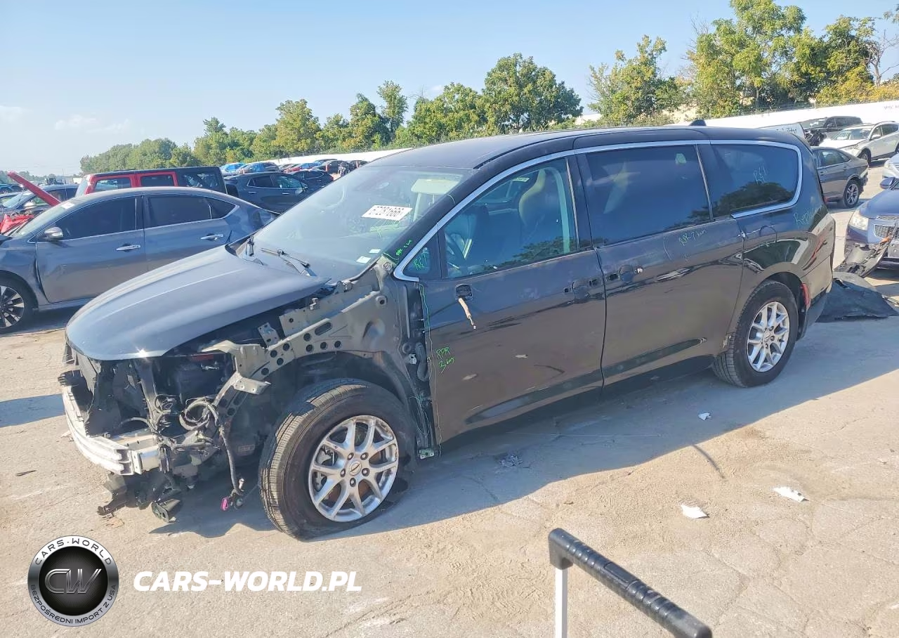 2023 Chrysler Pacifica Touring L VIN:2C4RC1BG0PR631927 - 1