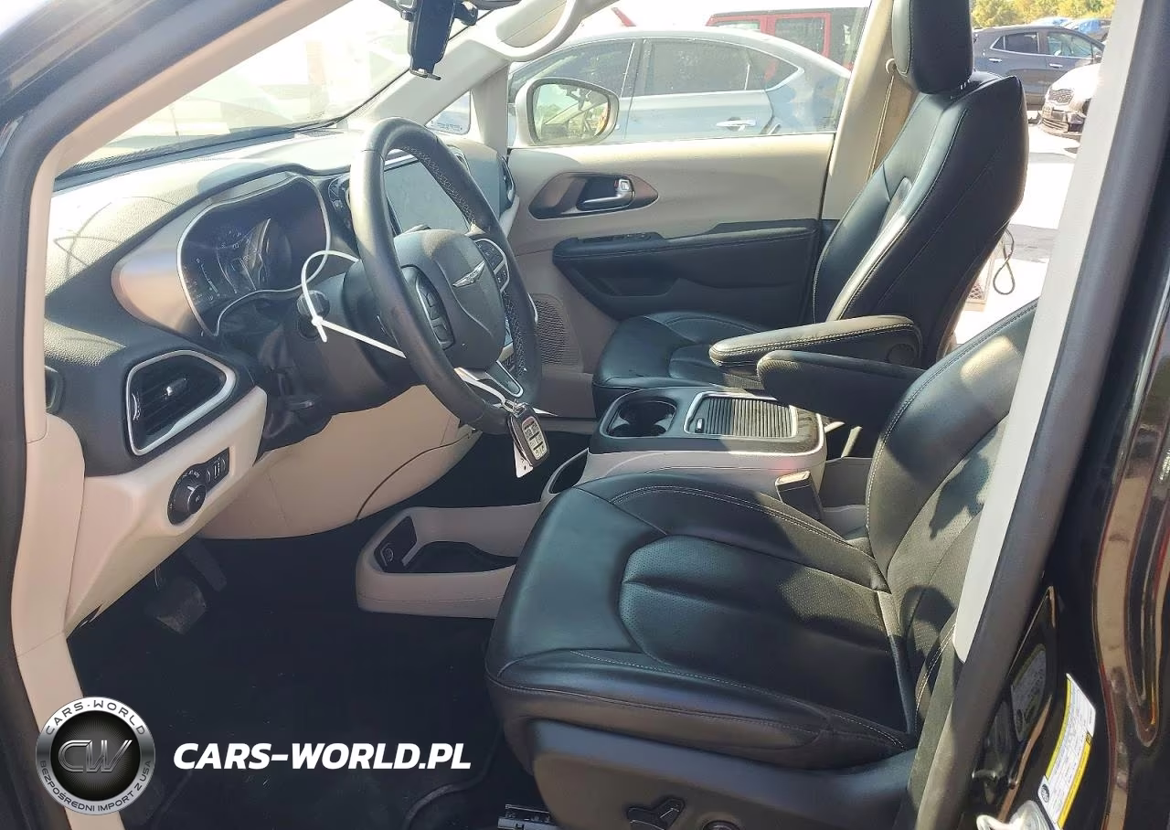 2023 Chrysler Pacifica Touring L VIN:2C4RC1BG0PR631927 - 7