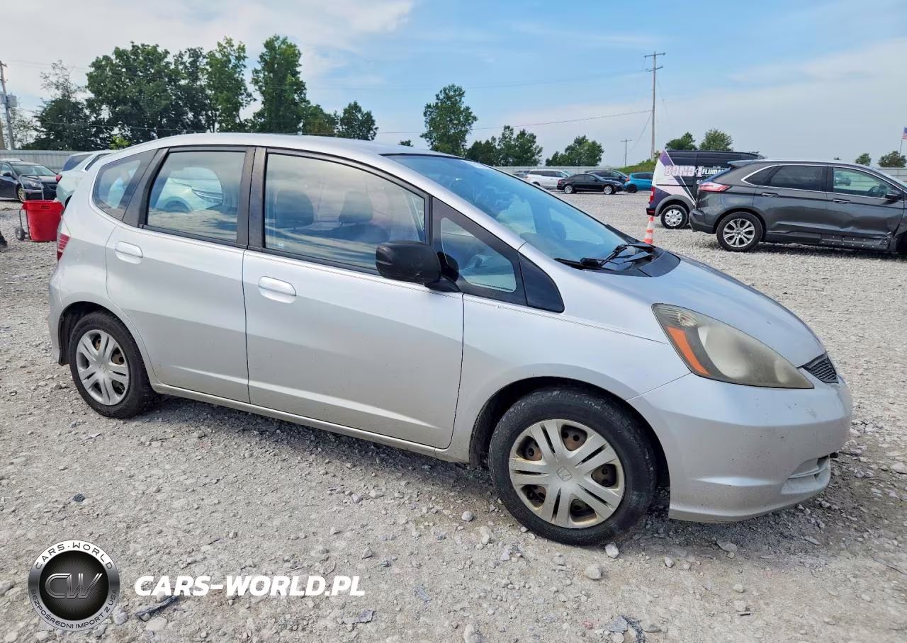 2011 Honda Fit VIN:JHMGE8H36BC005328 - 4