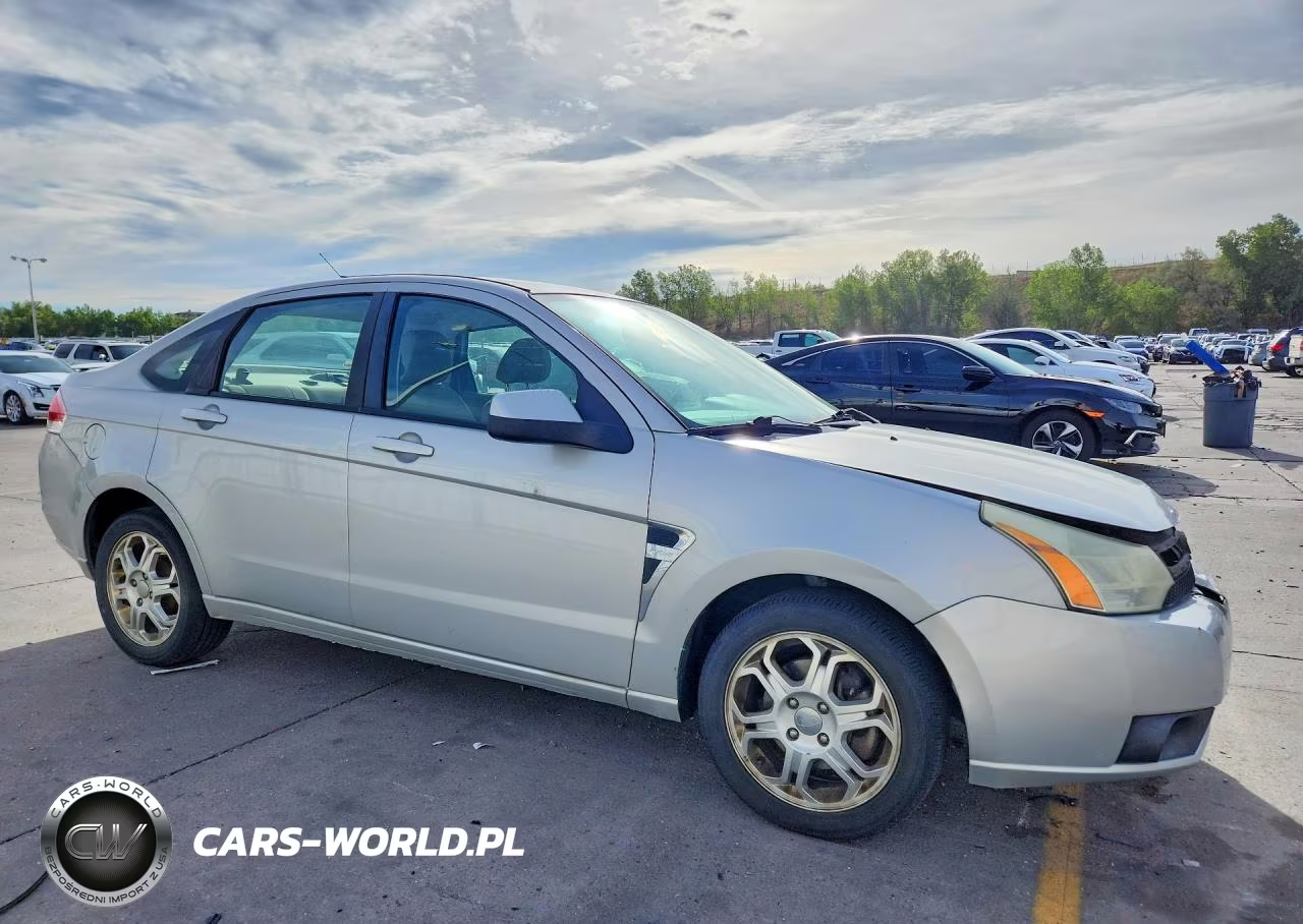 2008 Ford Focus Se VIN:1FAHP35N48W180053 - 4