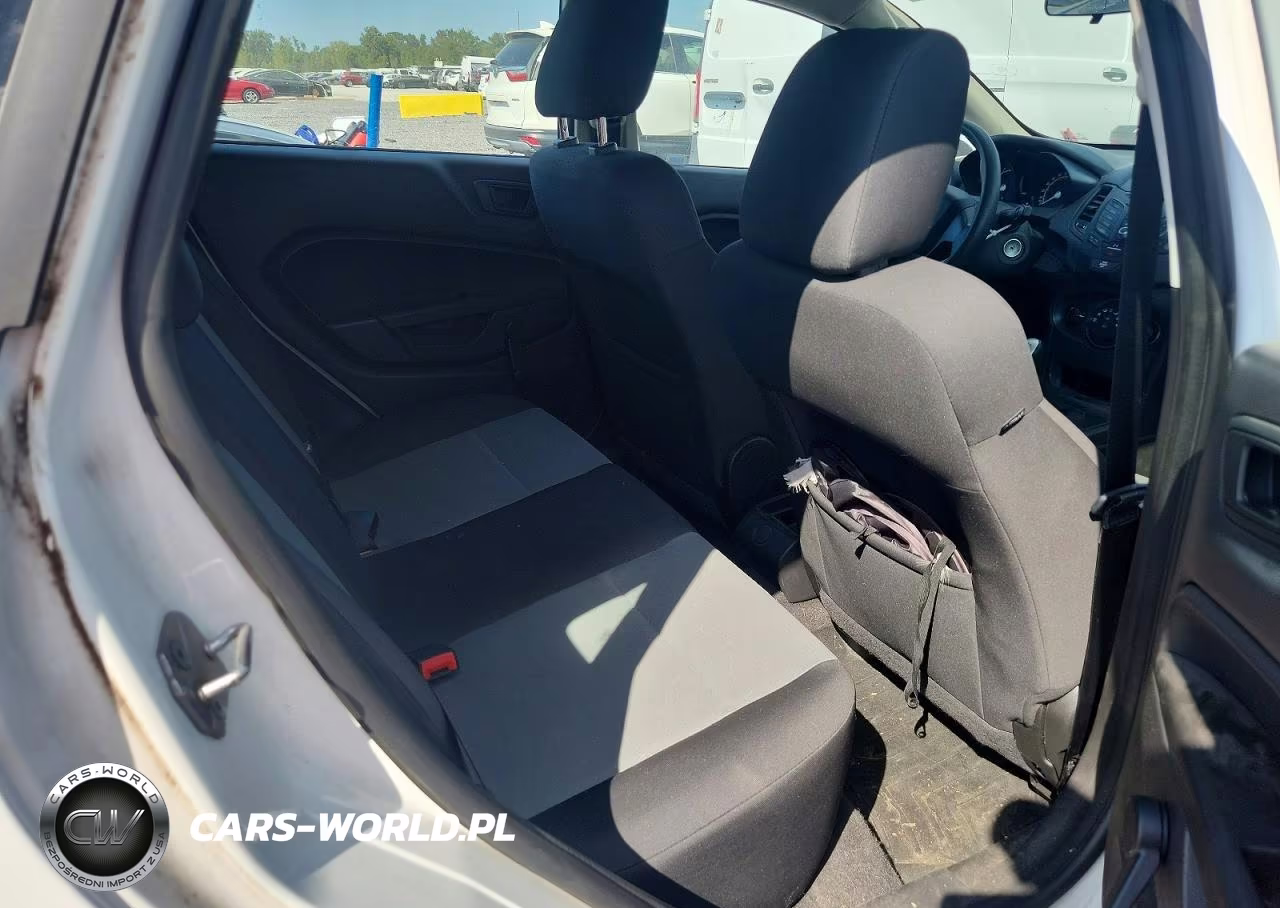 2015 Ford Fiesta S VIN:3FADP4TJ0FM210957 - 10