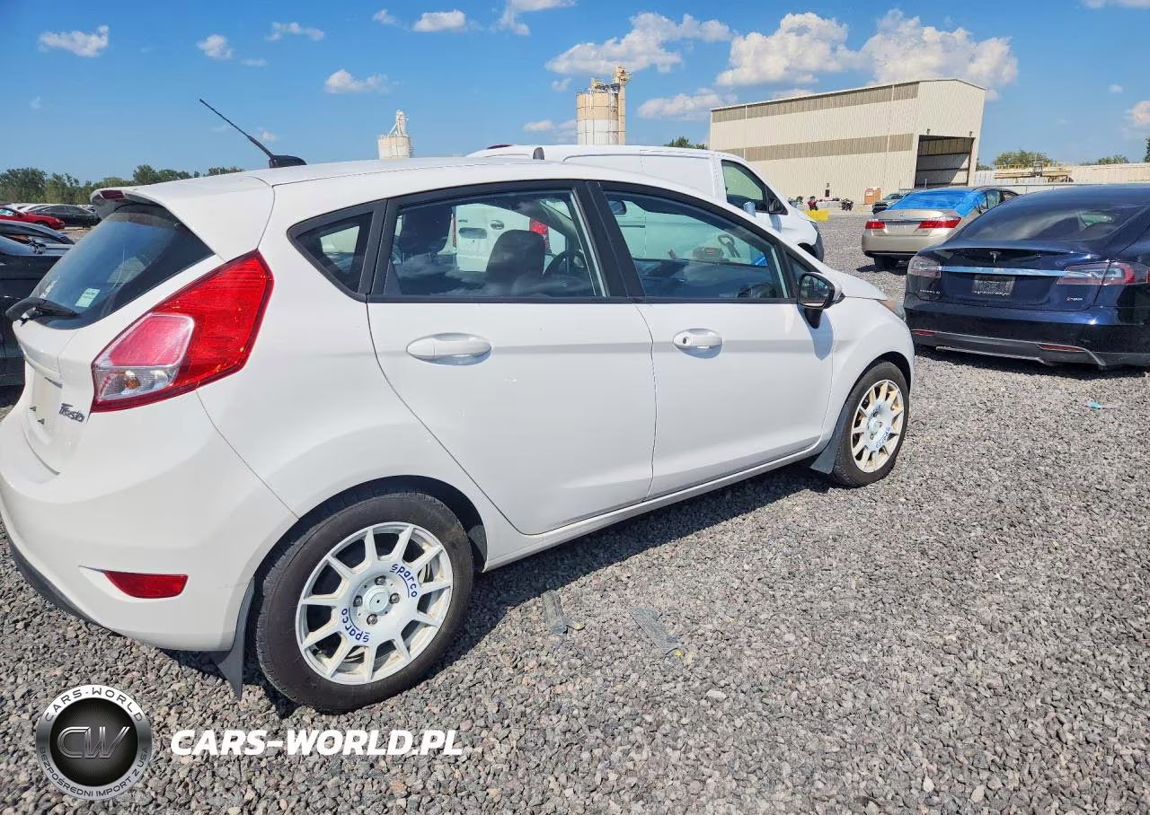 2015 Ford Fiesta S VIN:3FADP4TJ0FM210957 - 3