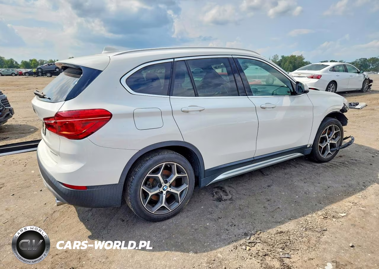 2018 BMW X1 Sdrive28I VIN:WBXHU7C34J5L09211 - 3