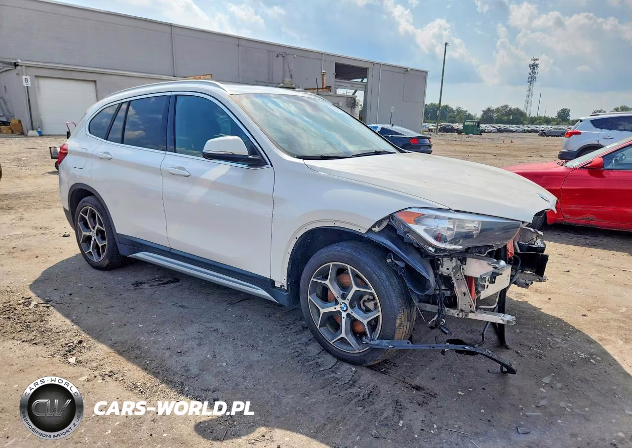 2018 BMW X1 Sdrive28I VIN:WBXHU7C34J5L09211 - 4