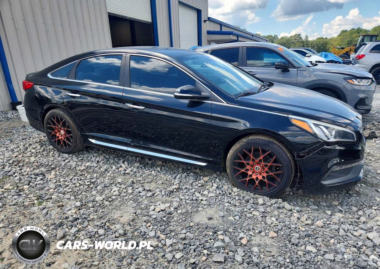 2015 Hyundai Sonata Sport VIN:5NPE34AF5FH048175 - 4