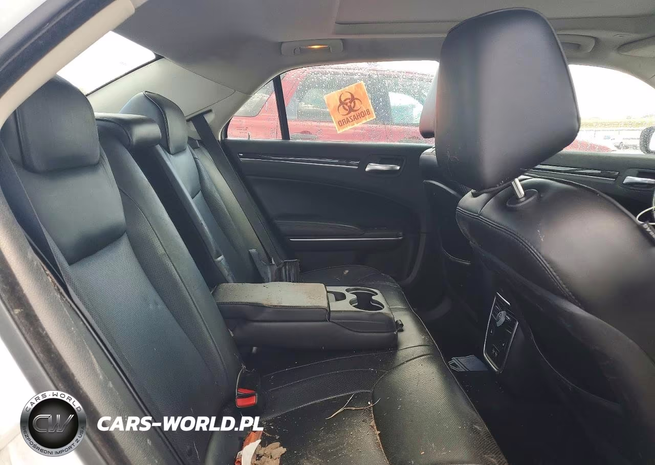 2019 Chrysler 300 Limited VIN:2C3CCAEG6KH570264 - 10