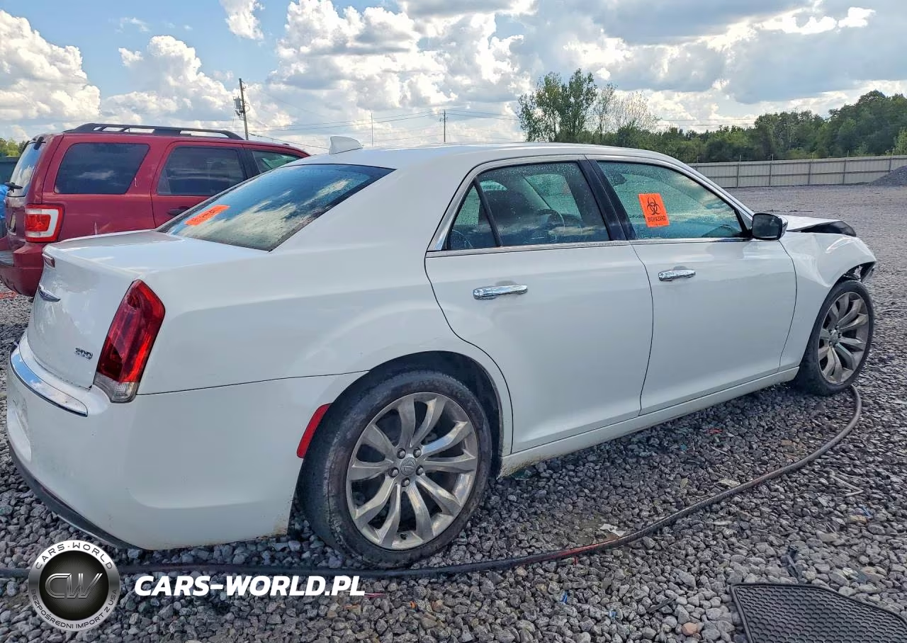 2019 Chrysler 300 Limited VIN:2C3CCAEG6KH570264 - 3