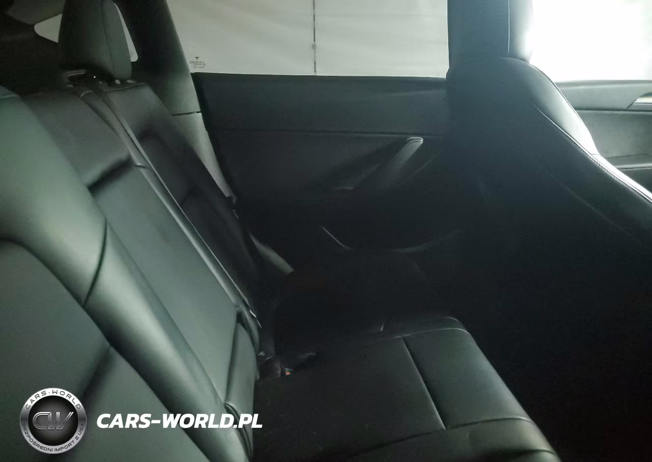 2022 Tesla Model Y VIN:7SAYGDEF2NF537662 - 10
