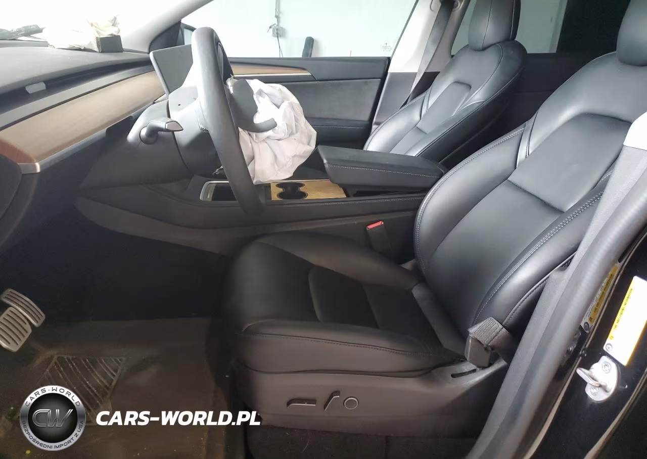 2022 Tesla Model Y VIN:7SAYGDEF2NF537662 - 7