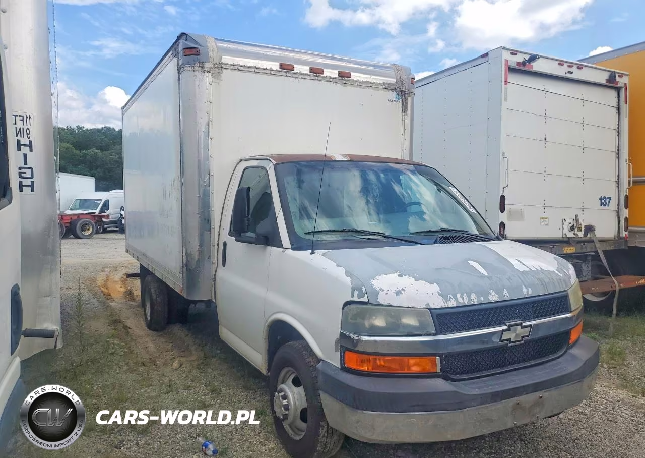 2006 Chevrolet Express G3500 VIN:1GBJG31U861131607 - 4
