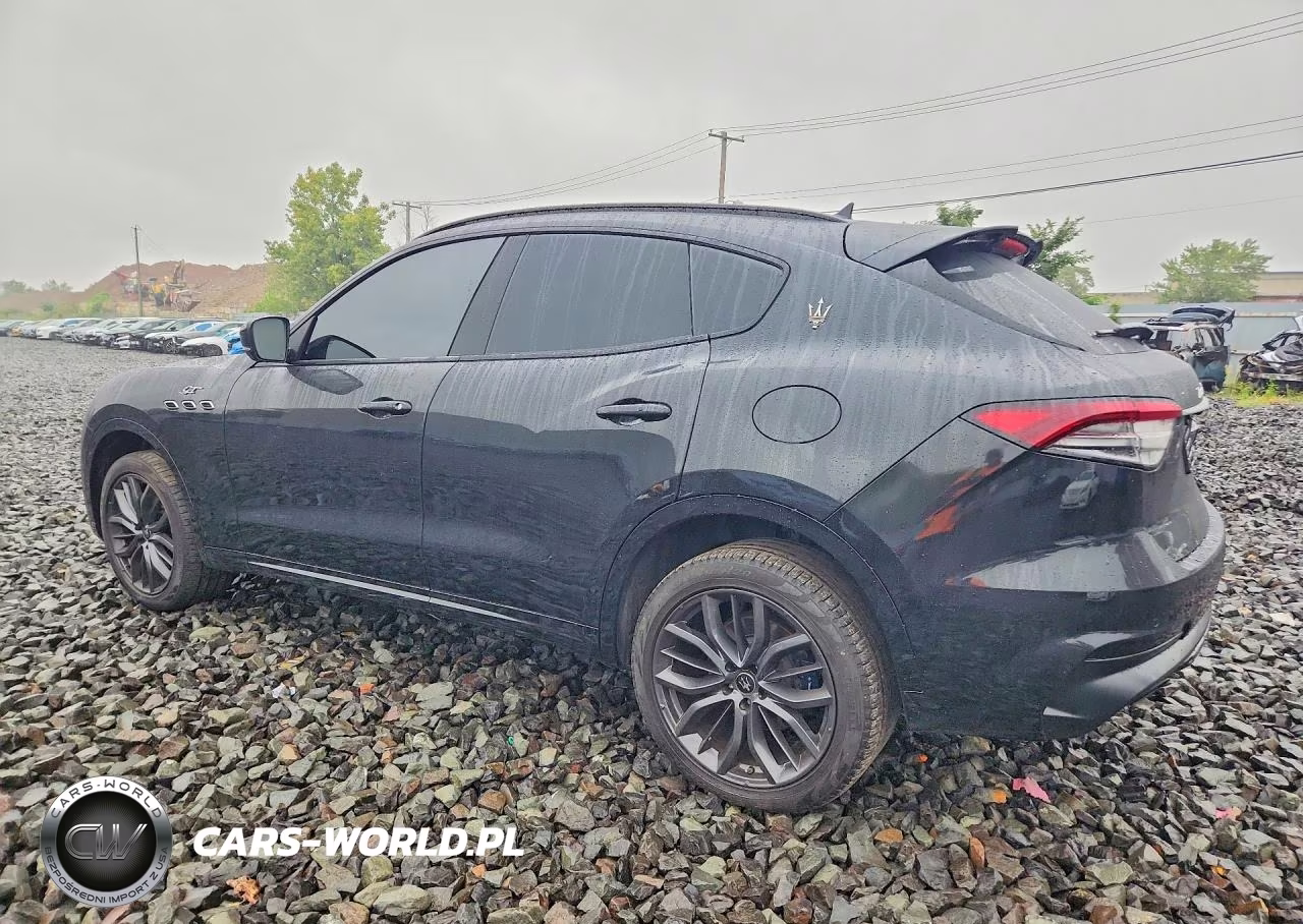 2022 Maserati Levante Base VIN:ZN661XUA5NX400572 - 2