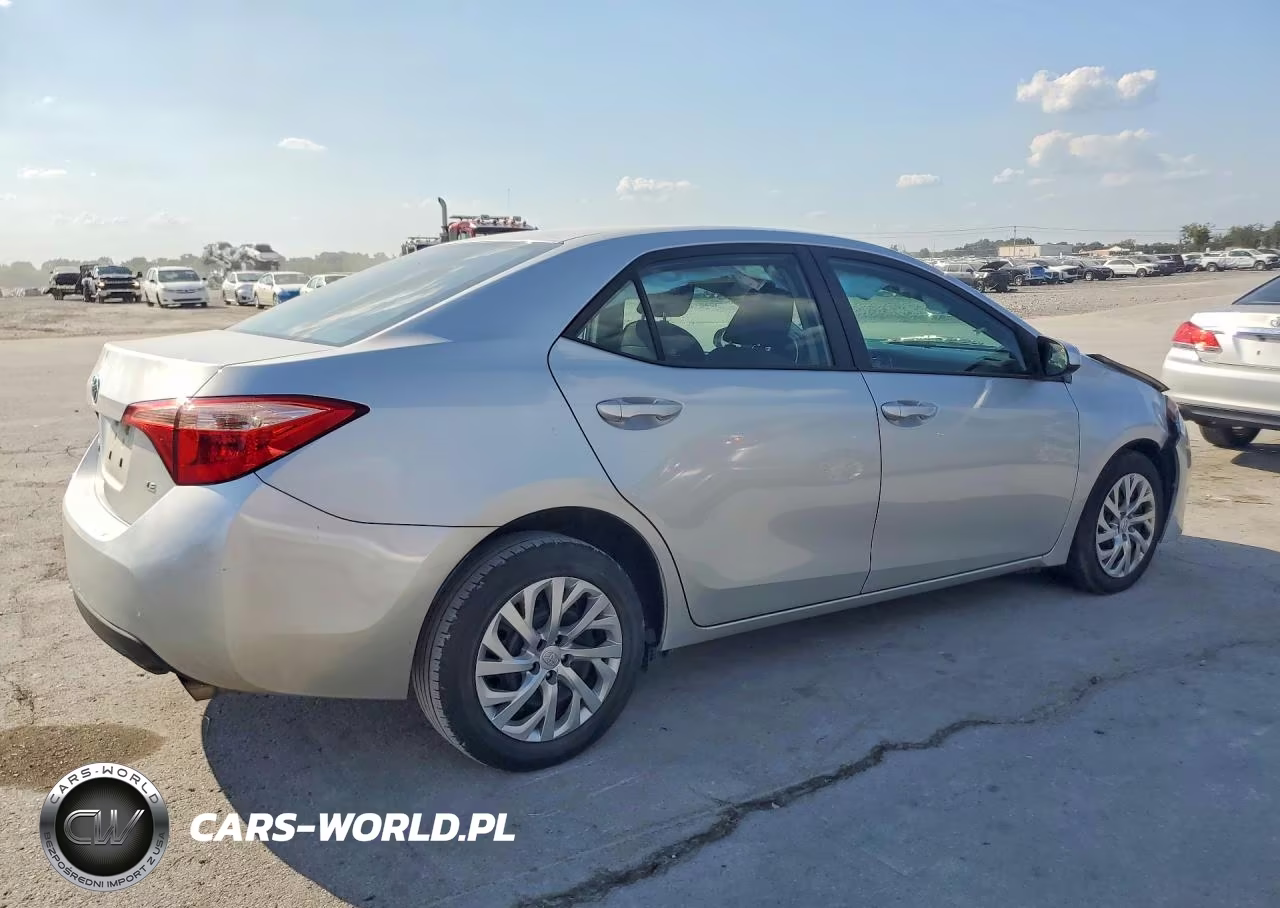 2019 Toyota Corolla Le VIN:5YFBURHE3KP889919 - 3