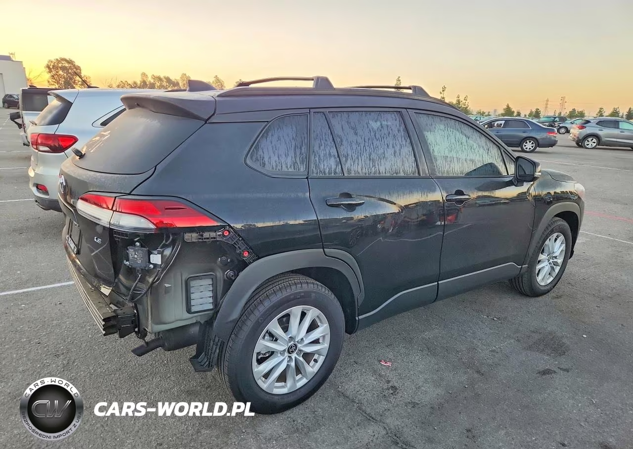 2026 Toyota Corolla Cross Le VIN:7MUBAAAG8TV179936 - 3