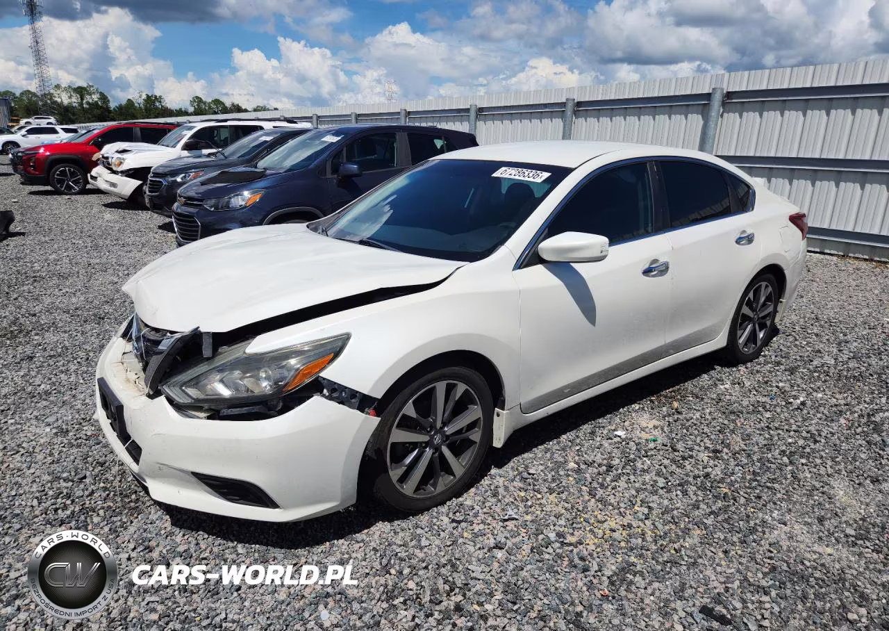 2017 Nissan Altima 2.5 Sr – zdjęcie 1 z 12
