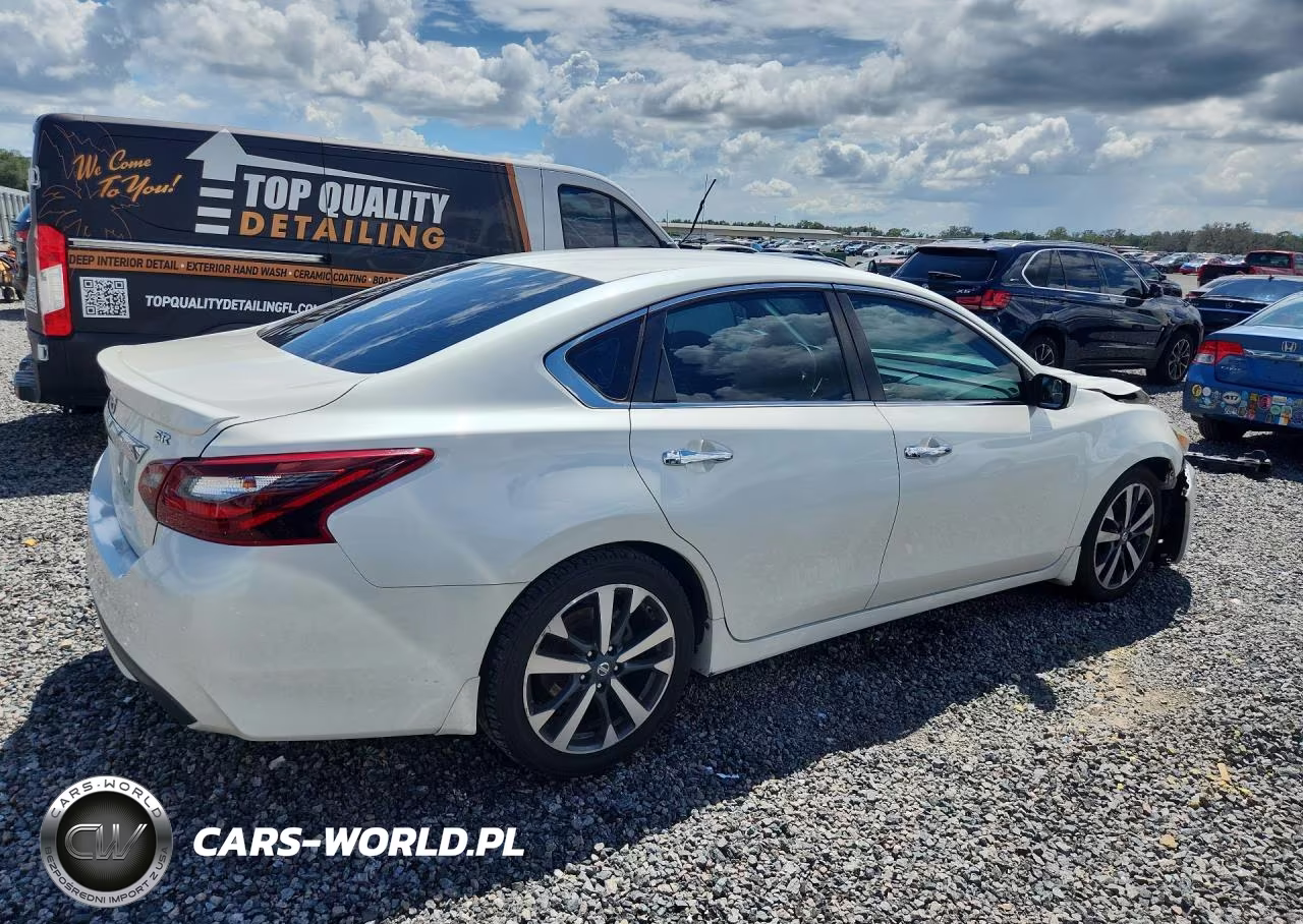 2017 Nissan Altima 2.5 Sr VIN:1N4AL3AP1HC491056 - 3