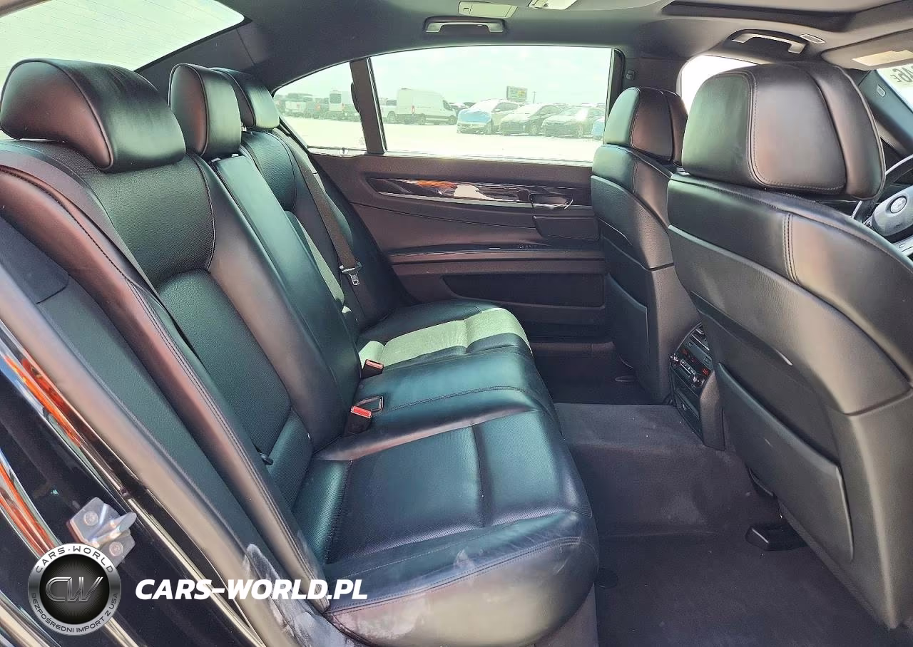 2012 BMW 750 Li VIN:WBAKB8C50CDX20739 - 10
