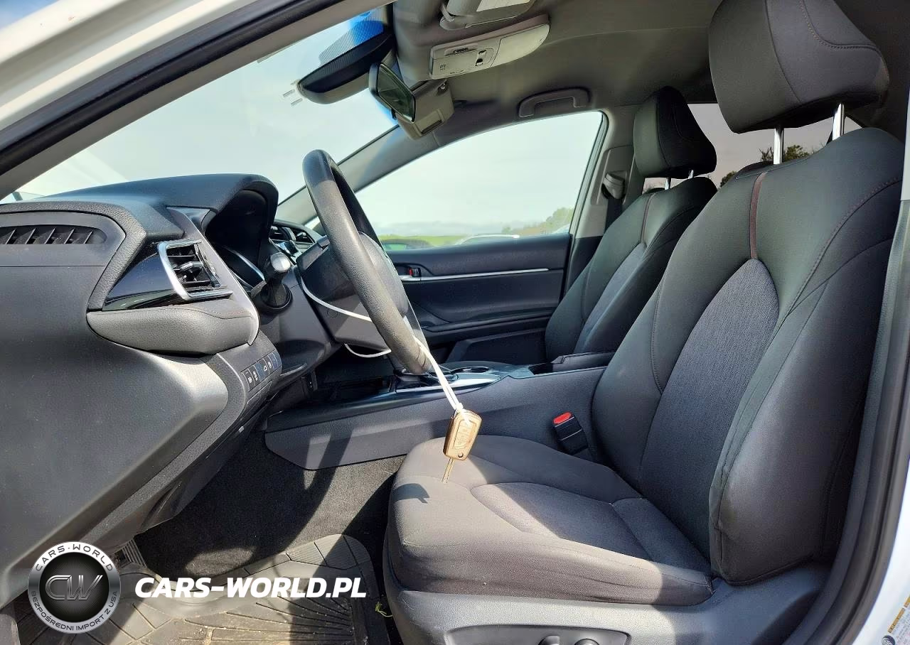 2018 Toyota Camry Le VIN:JTNB11HK4J3010849 - 7