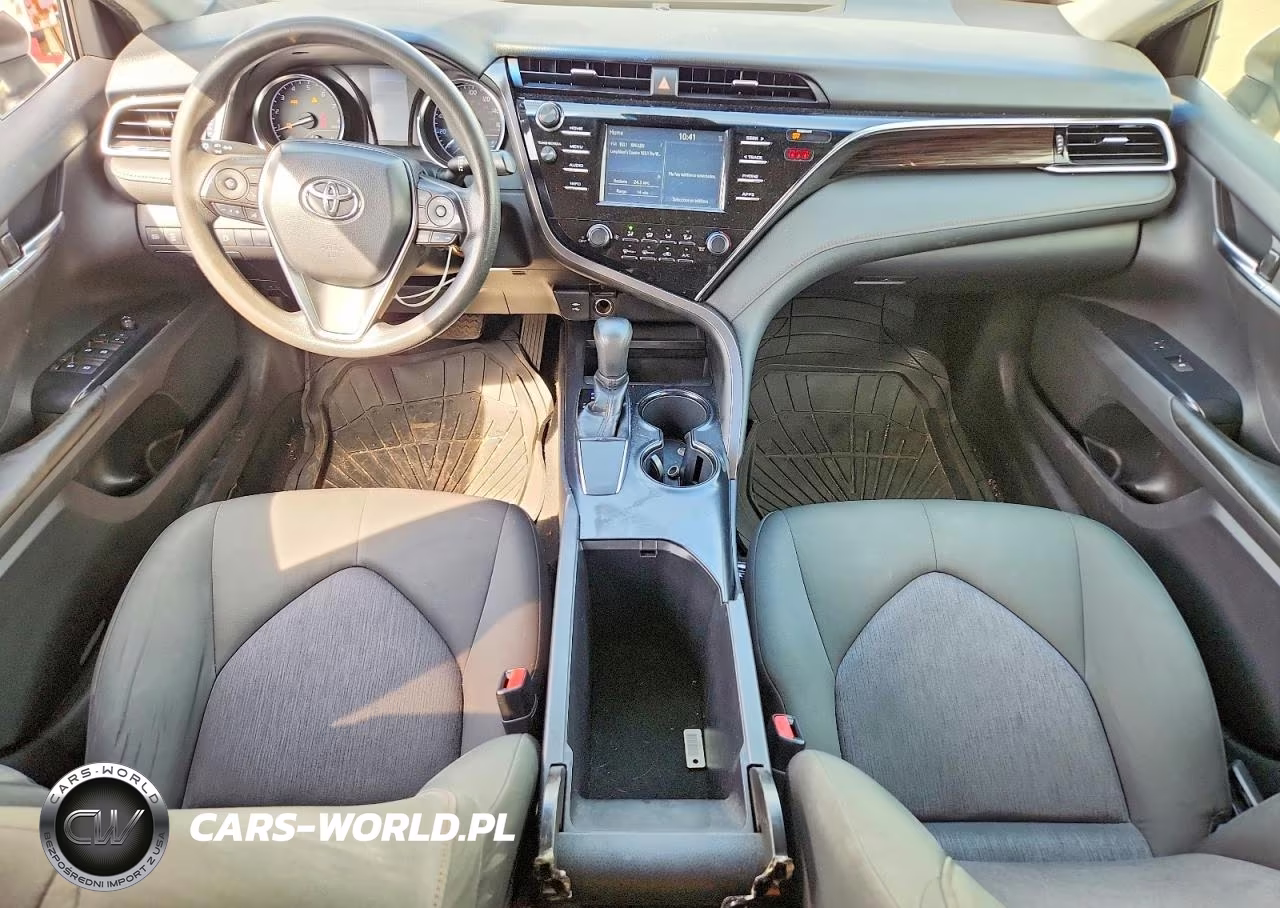 2018 Toyota Camry Le VIN:JTNB11HK4J3010849 - 8