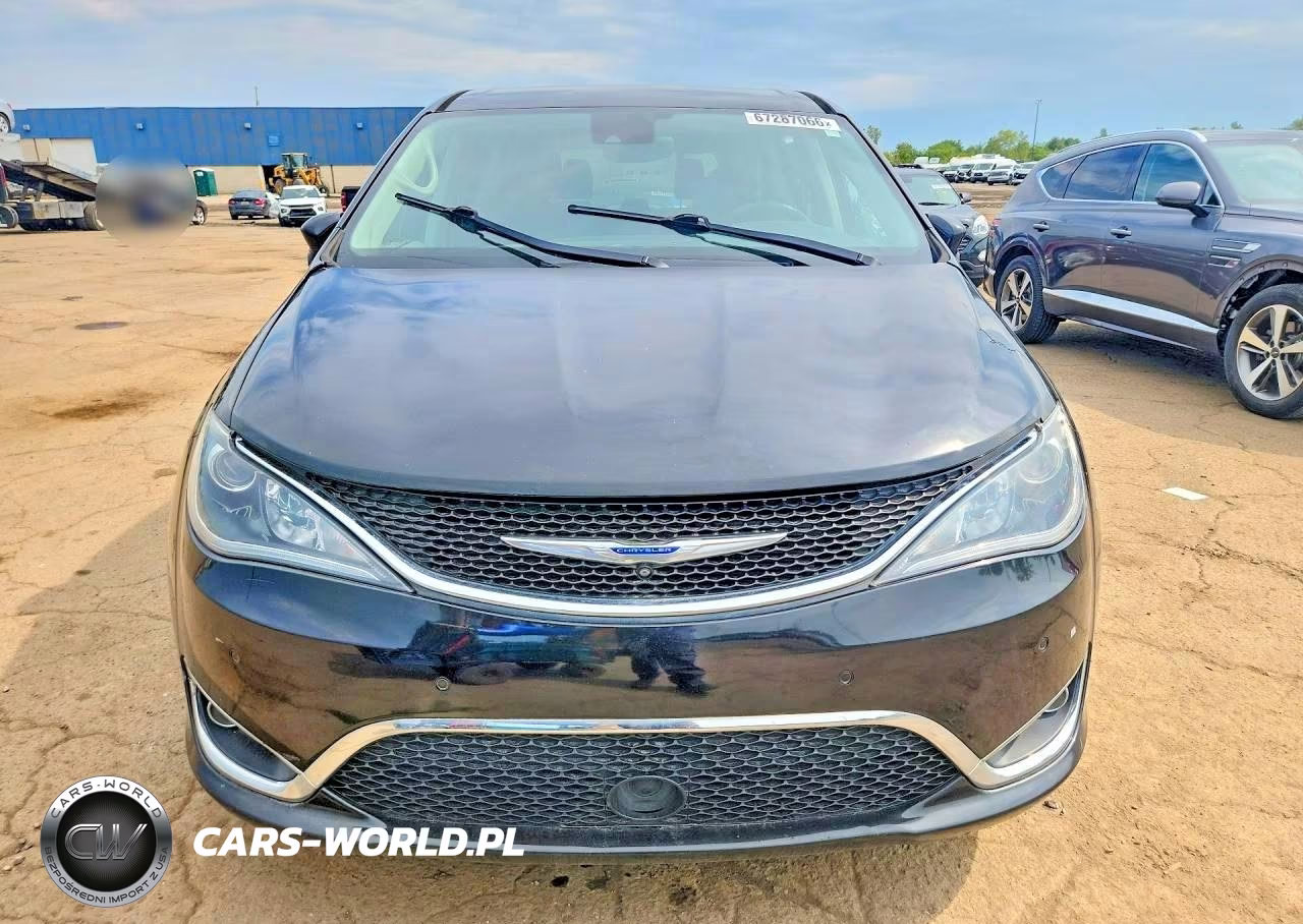 2019 Chrysler Pacifica Touring Plus VIN:2C4RC1FG0KR559534 - 5