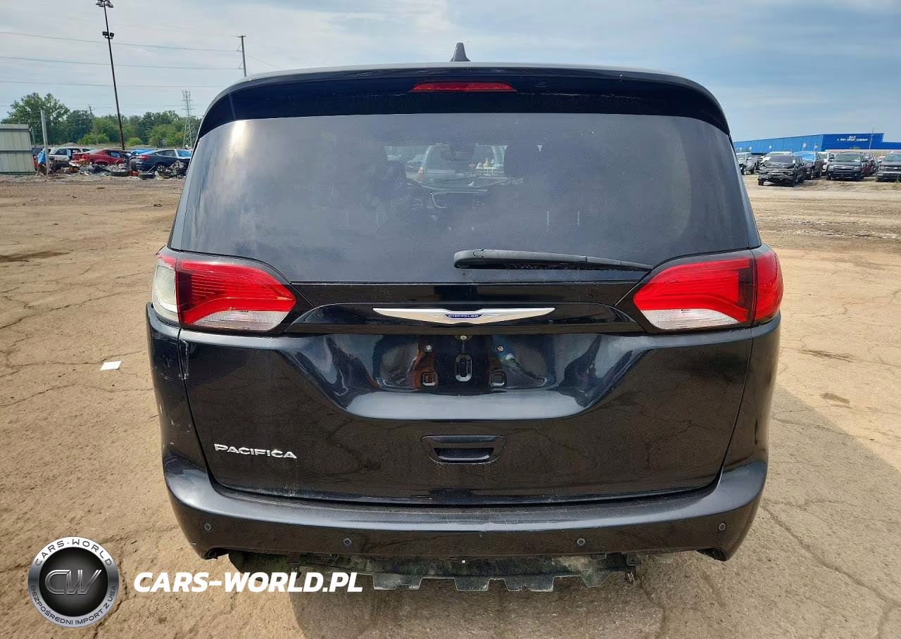 2019 Chrysler Pacifica Touring Plus VIN:2C4RC1FG0KR559534 - 6