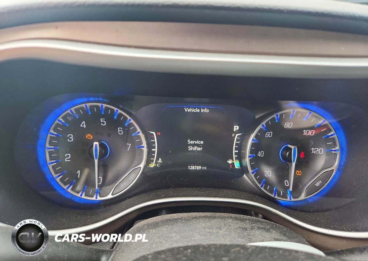 2019 Chrysler Pacifica Touring Plus VIN:2C4RC1FG0KR559534 - 9