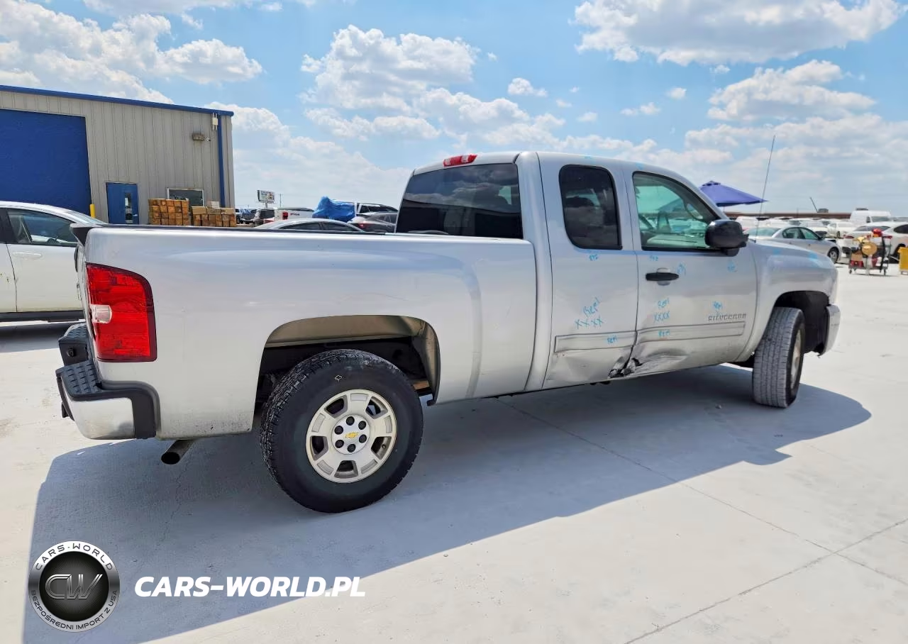 2011 Chevrolet Silverado C1500 Lt VIN:1GCRCSE05BZ139445 - 3