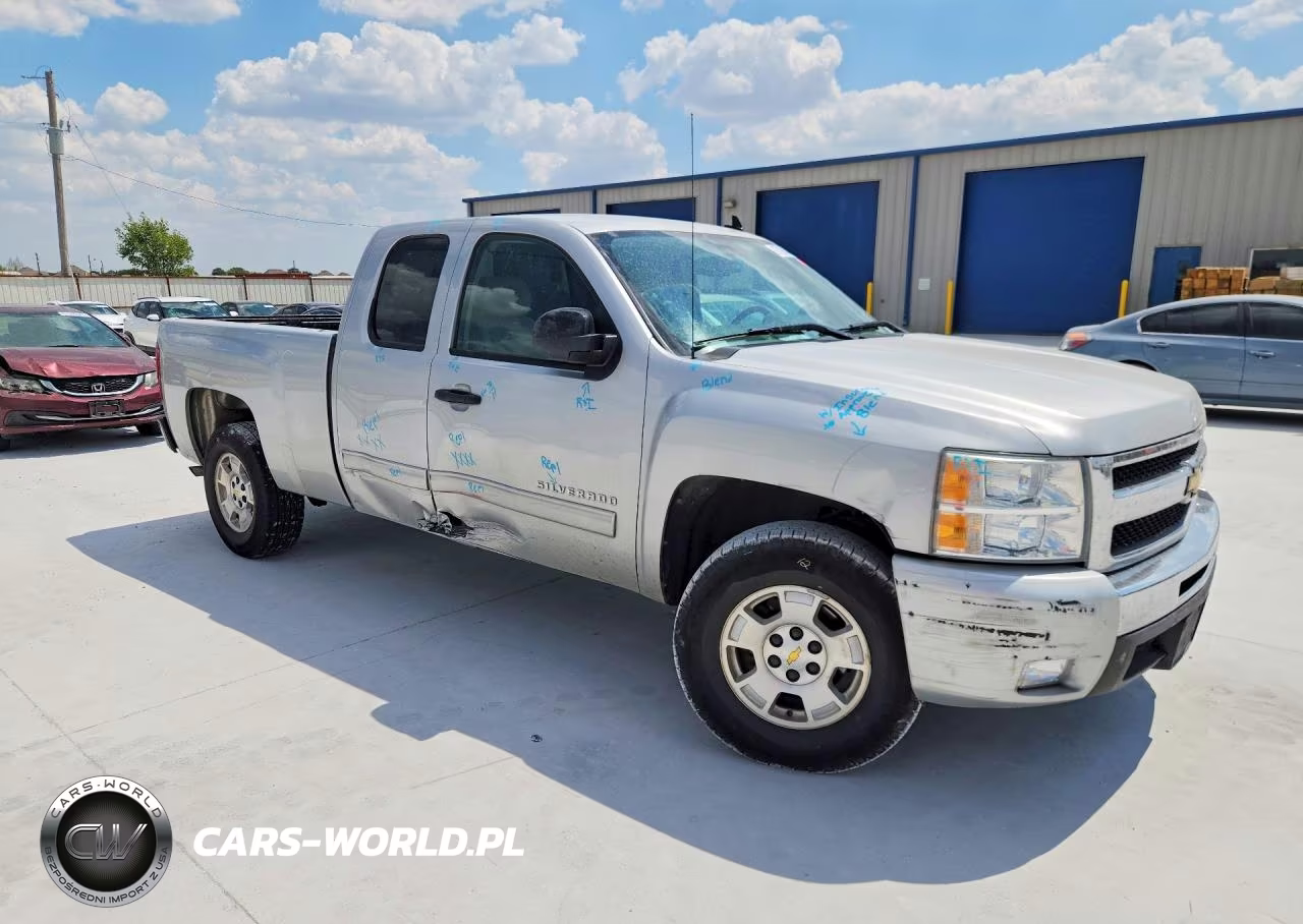 2011 Chevrolet Silverado C1500 Lt VIN:1GCRCSE05BZ139445 - 4