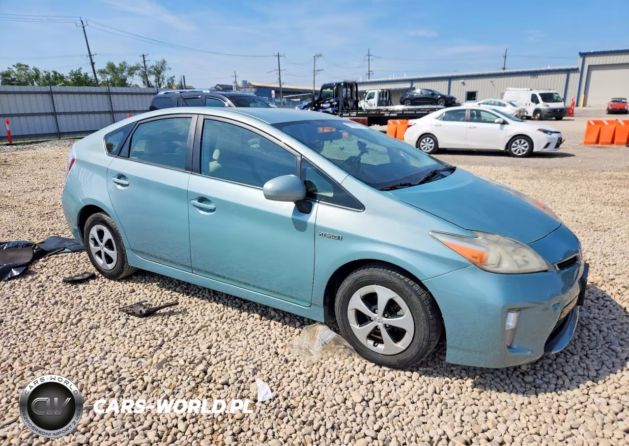 2012 Toyota Prius Two VIN:JTDKN3DU7C5410875 - 4