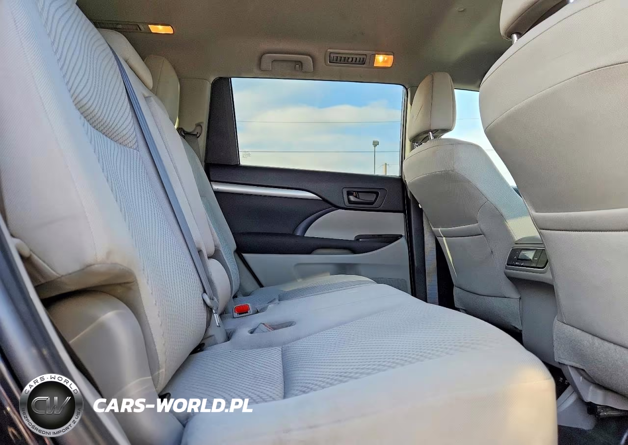 2019 Toyota Highlander Le VIN:5TDZARFH8KS054278 - 11