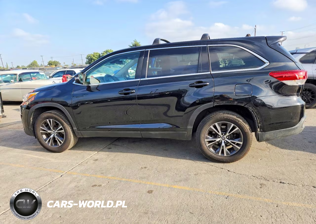 2019 Toyota Highlander Le VIN:5TDZARFH8KS054278 - 2