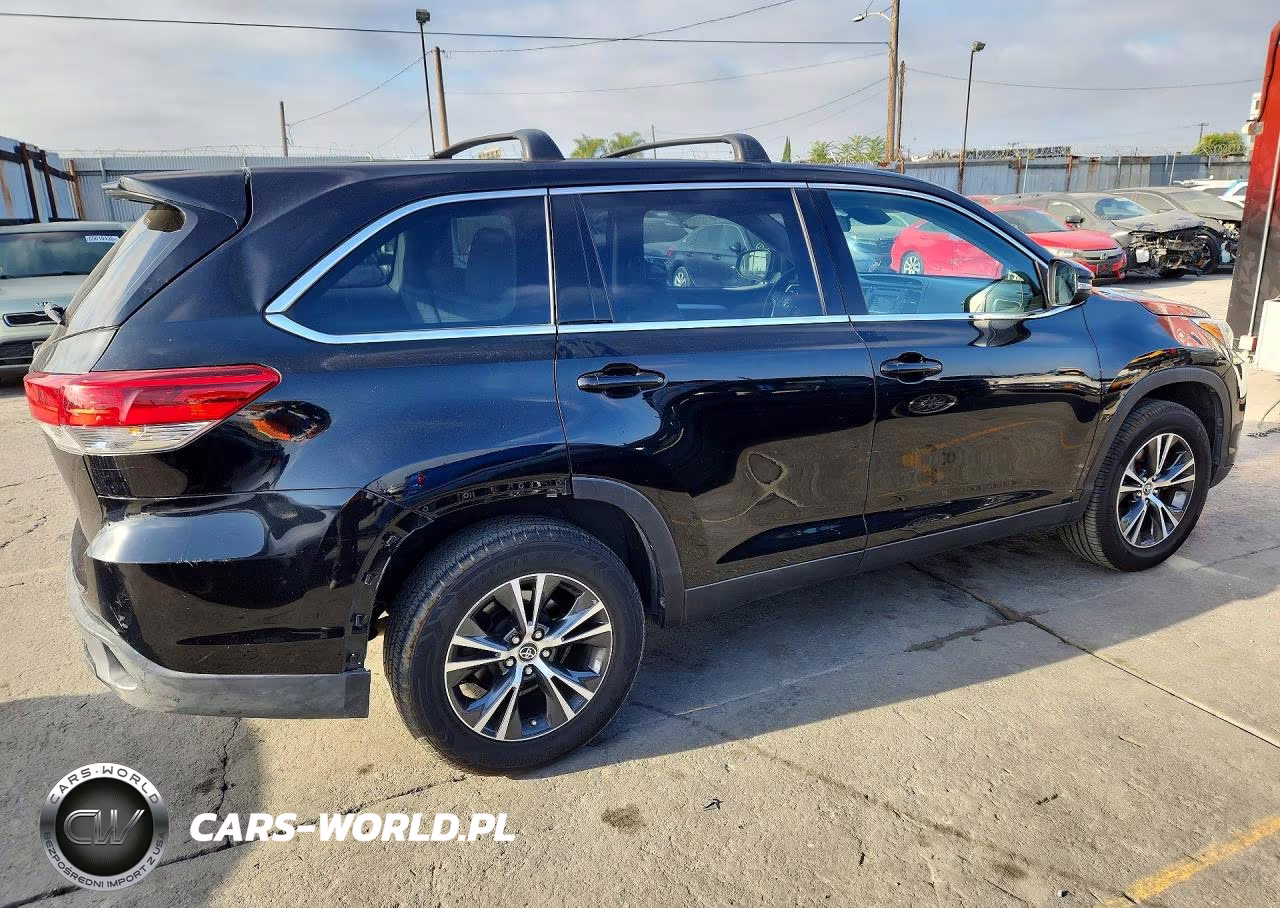 2019 Toyota Highlander Le VIN:5TDZARFH8KS054278 - 3