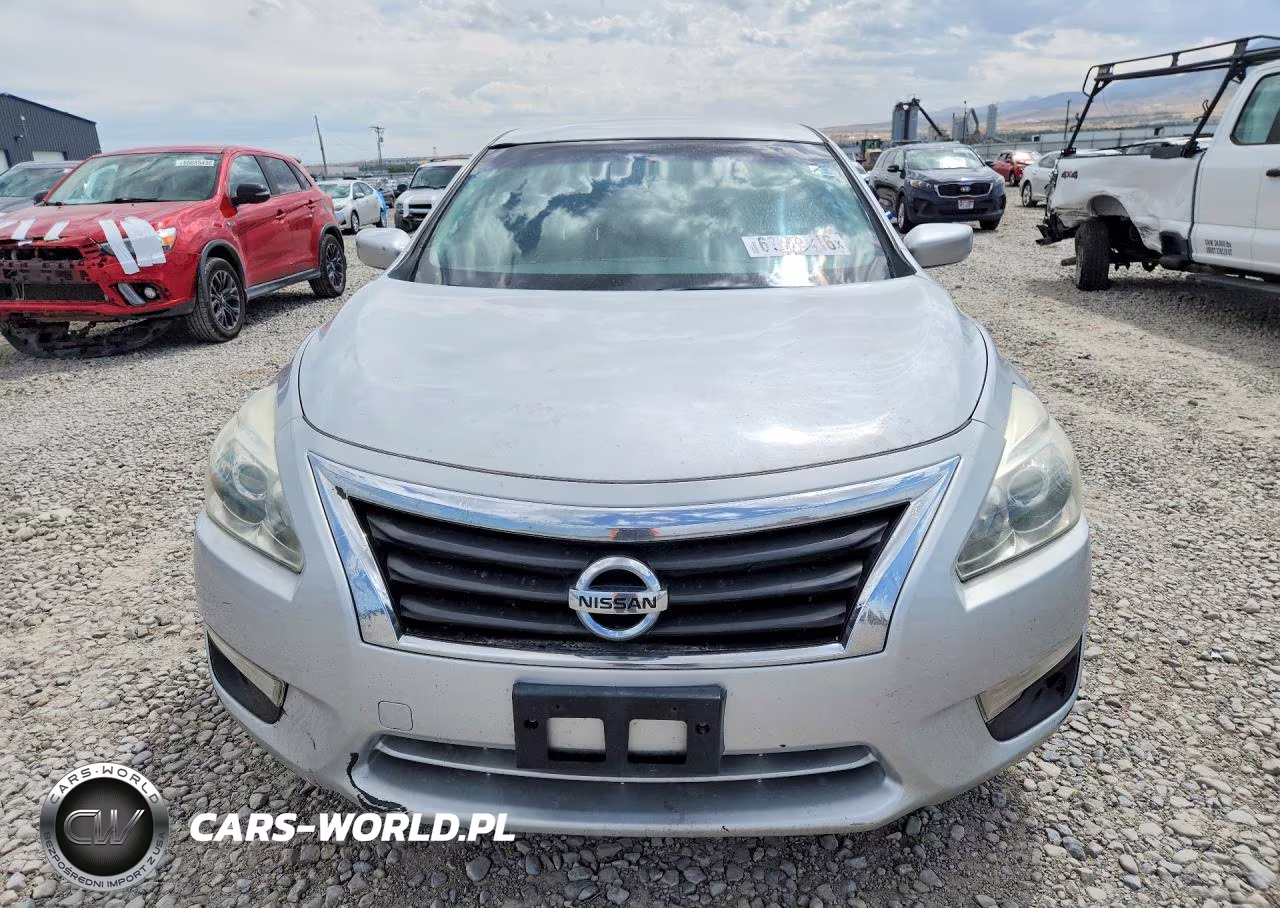2014 Nissan Altima 2.5 S VIN:1N4AL3AP1EN252140 - 5