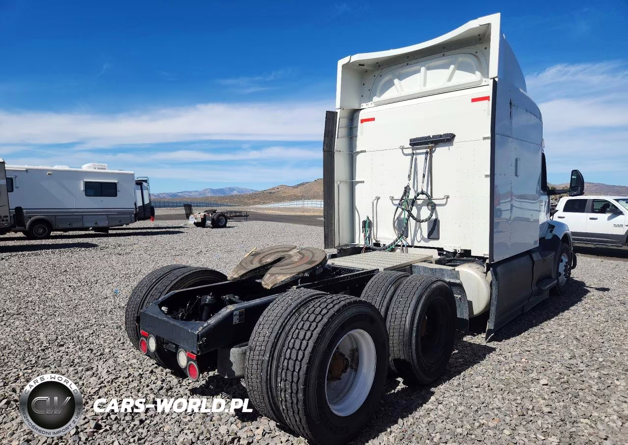 2023 Peterbilt 579 - Semi Truck VIN:1XPBDP9X7PD840607 - 3