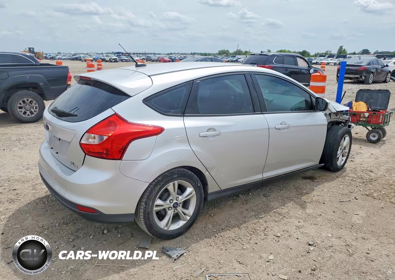 2014 Ford Focus Se VIN:1FADP3K2XEL229150 - 3