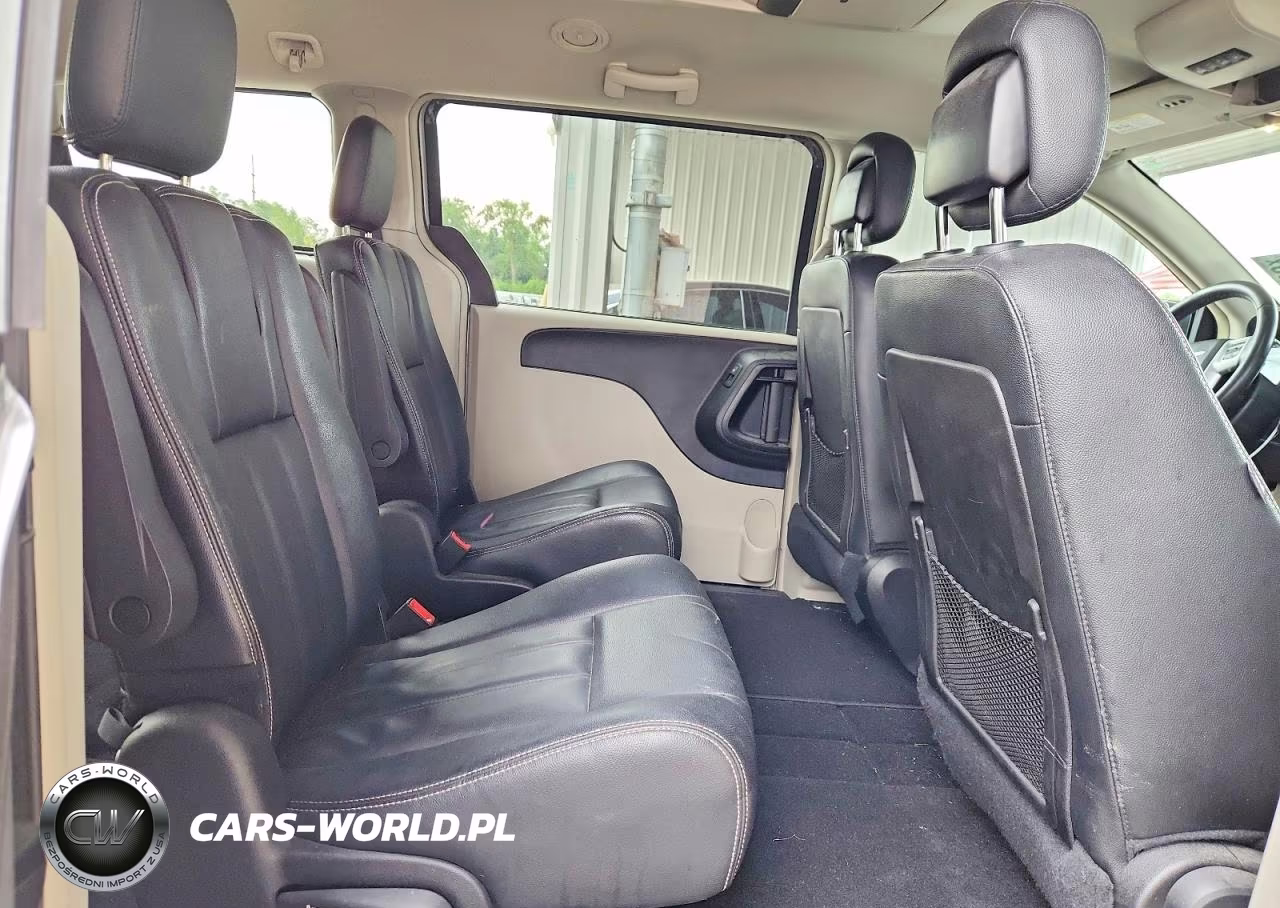 2016 Chrysler Town & Country Touring VIN:2C4RC1BGXGR206179 - 11