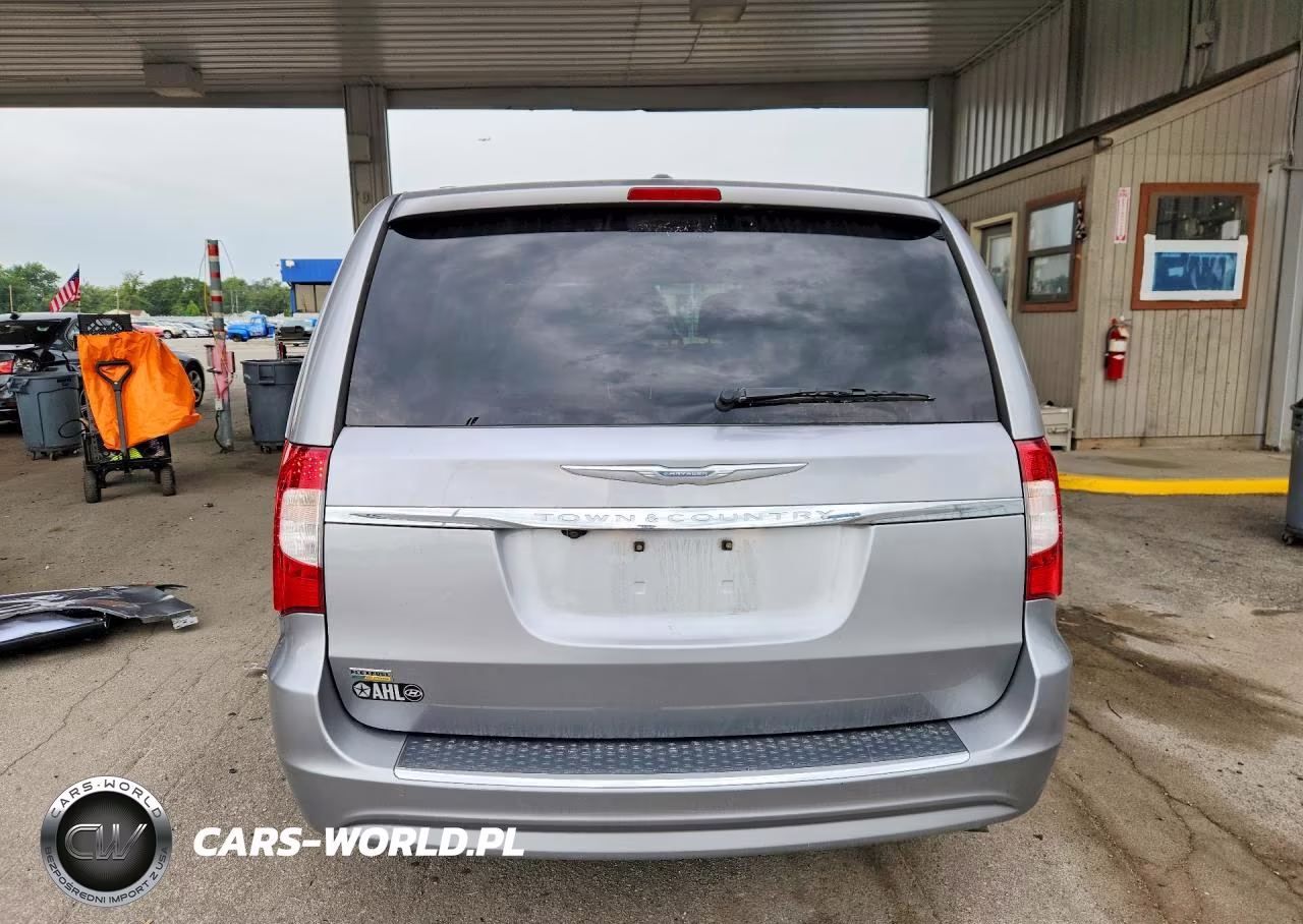 2016 Chrysler Town & Country Touring VIN:2C4RC1BGXGR206179 - 6