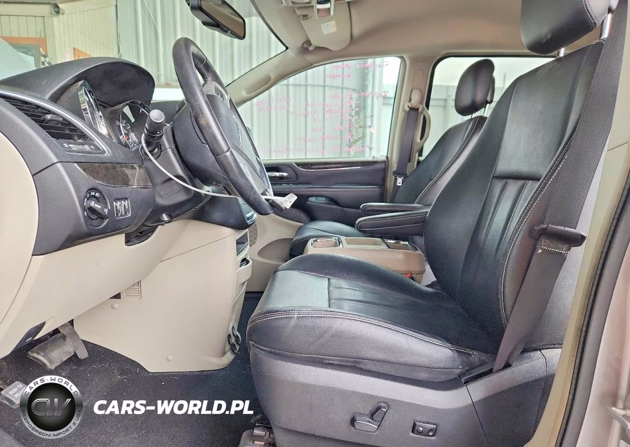2016 Chrysler Town & Country Touring VIN:2C4RC1BGXGR206179 - 7