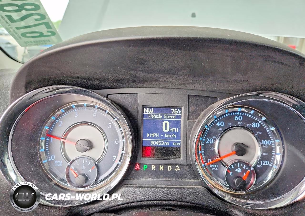 2016 Chrysler Town & Country Touring VIN:2C4RC1BGXGR206179 - 9