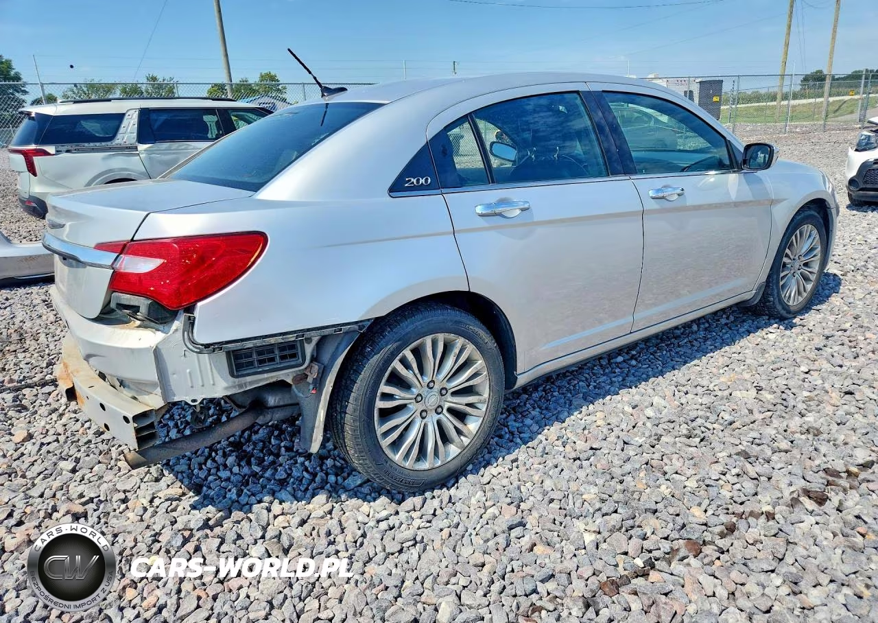 2012 Chrysler 200 Limited VIN:1C3CCBCB0CN306723 - 3