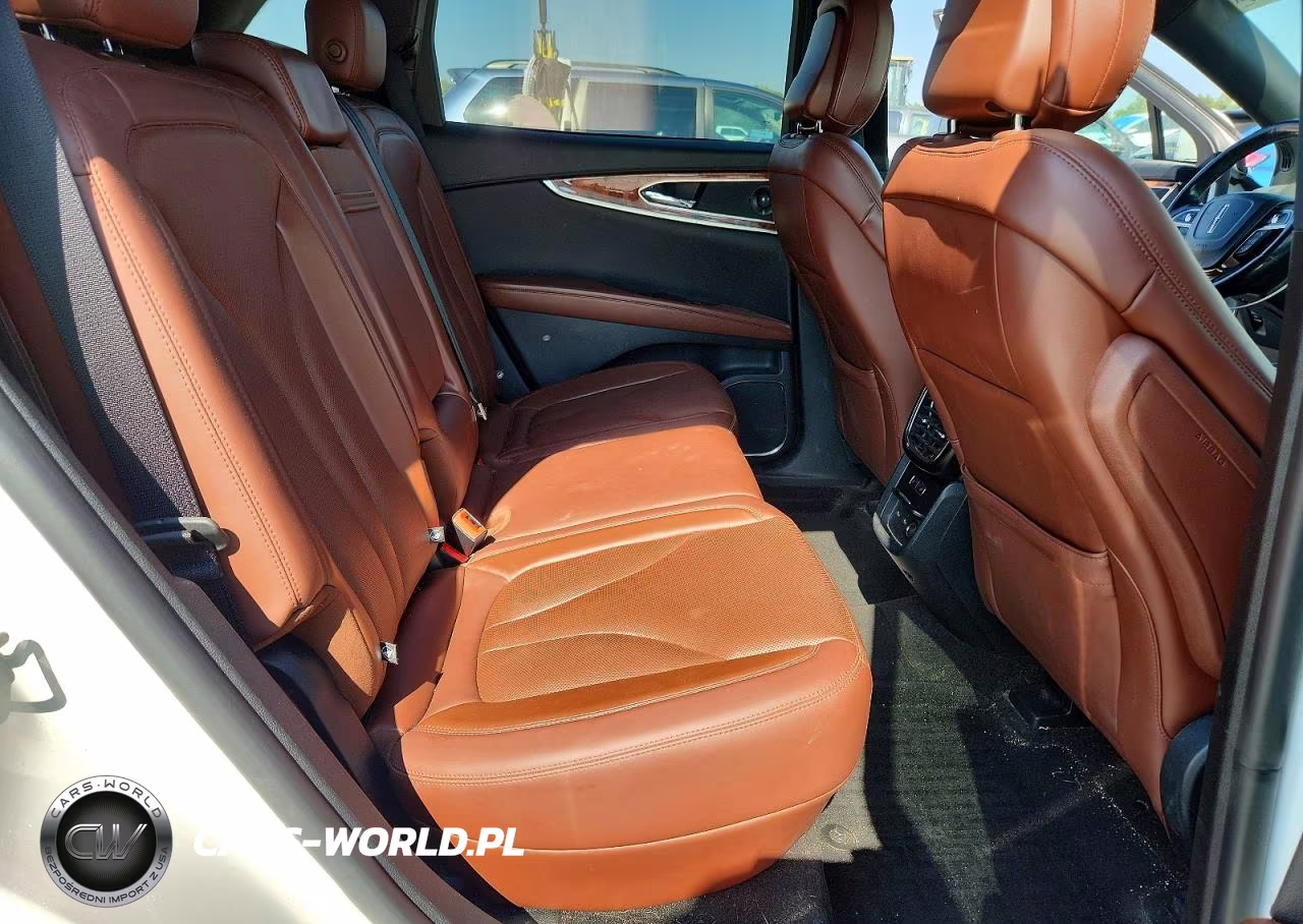 2020 Lincoln Nautilus Reserve VIN:2LMPJ8K9XLBL11203 - 10