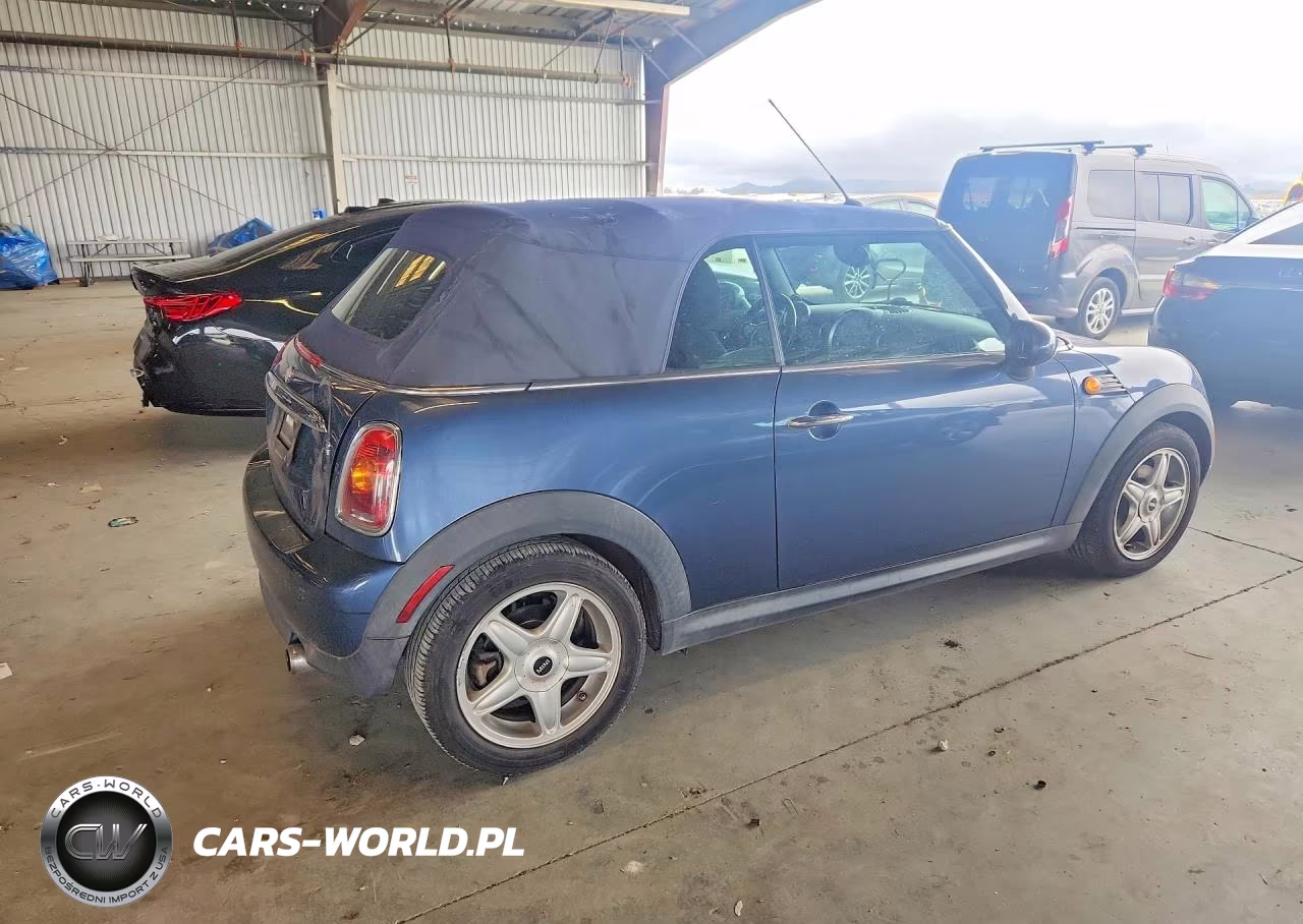 2009 Mini Cooper VIN:WMWMR33529TZ18664 - 3