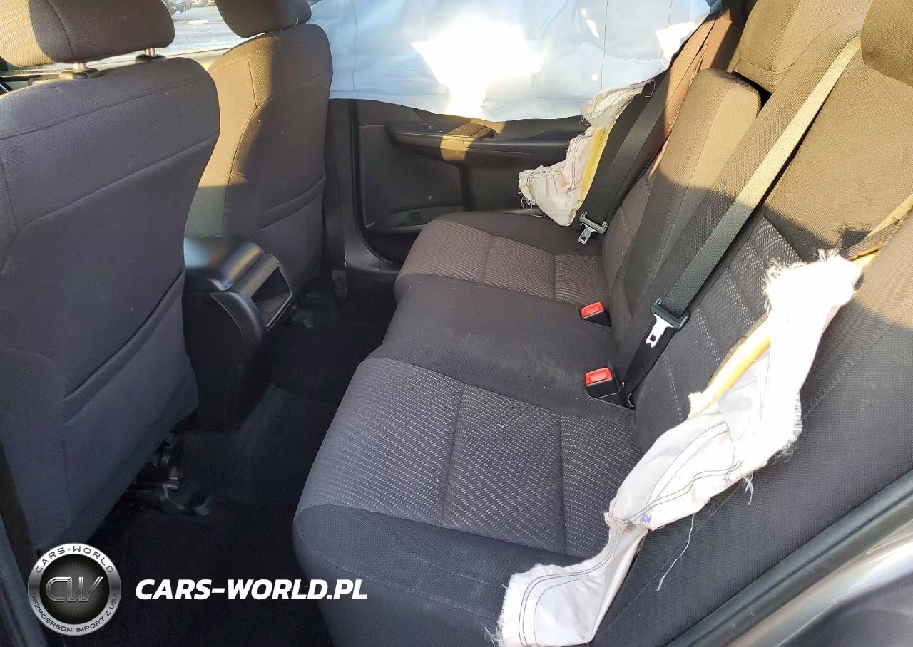 2016 Toyota Camry Le VIN:4T4BF1FK7GR574069 - 10