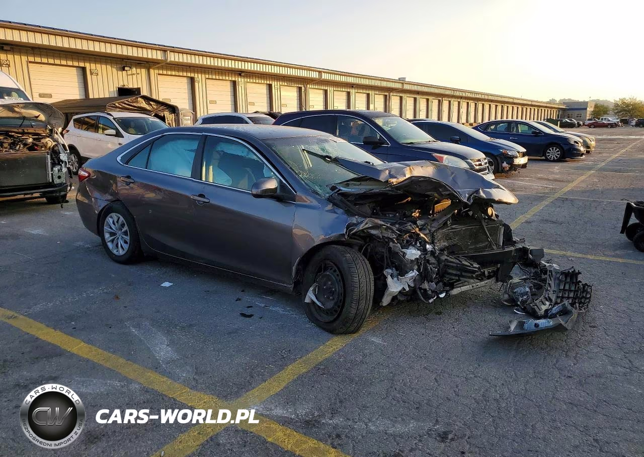 2016 Toyota Camry Le VIN:4T4BF1FK7GR574069 - 4