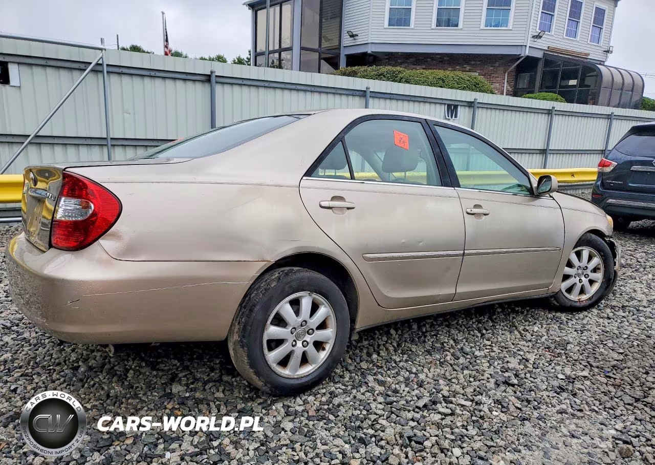 2004 Toyota Camry Xle VIN:4T1BE30K94U870188 - 3