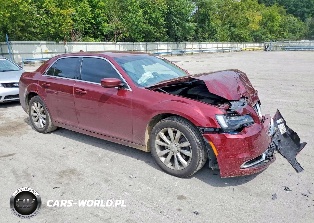 2016 Chrysler 300 Limited VIN:2C3CCARG8GH128863 - 4