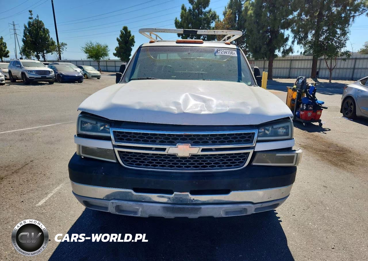 2005 Chev Silverado 3500 Crew VIN:1GCJC39U15E206795 - 5