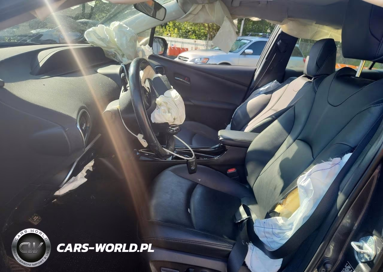 2018 Toyota Prius Prime Premium VIN:JTDKARFPXJ3078686 - 7